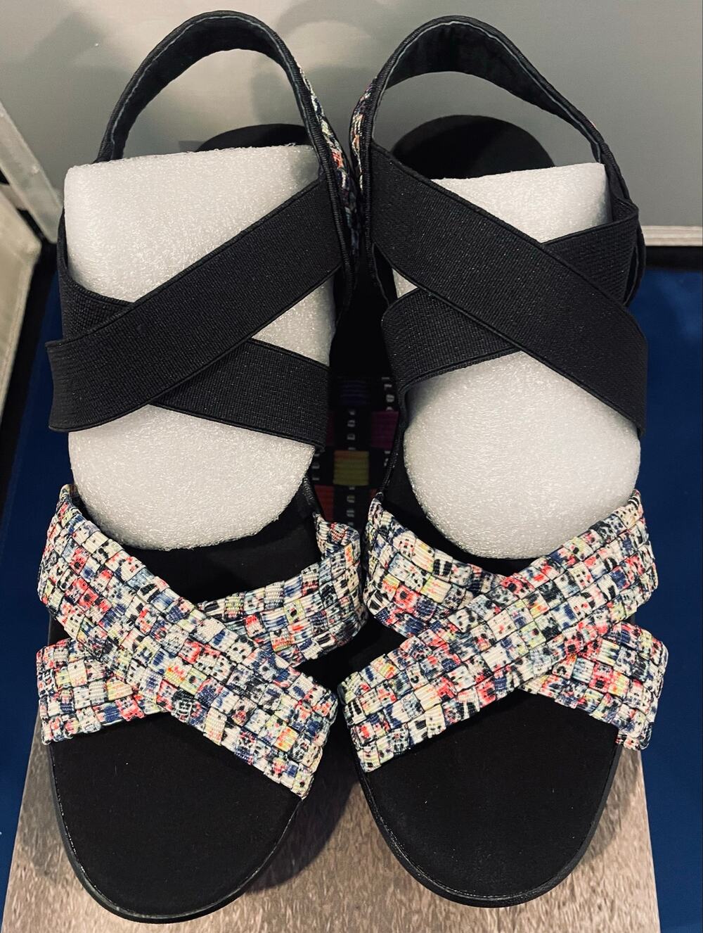 Bernie Mev NY Lisa Splash Size 38 US size 7 sandal NIB Memory foam